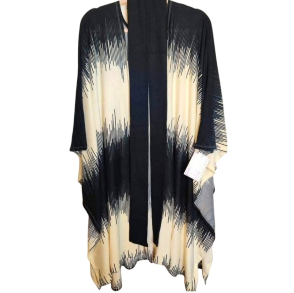 Staple black/cream kaftan